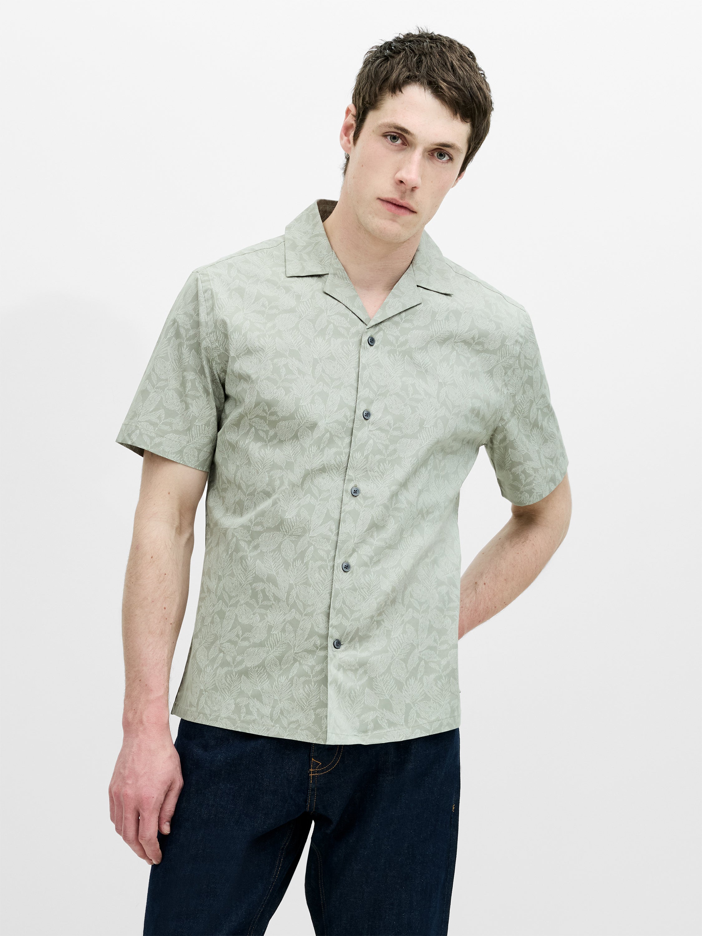 Short Sleeve Tropical Leaf Print Green Shirt