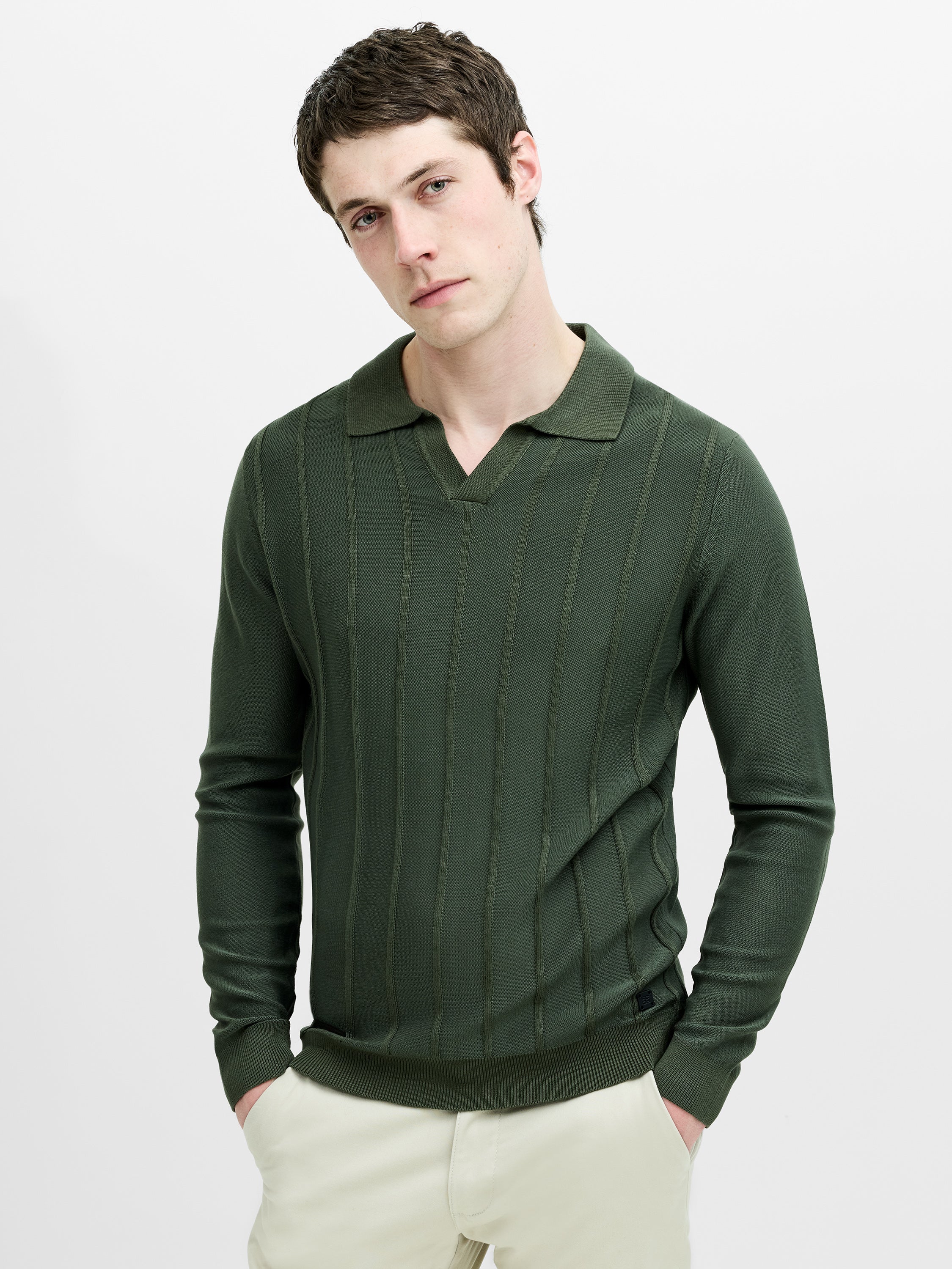 Open Collar Vertical Stitch Green Knit Top