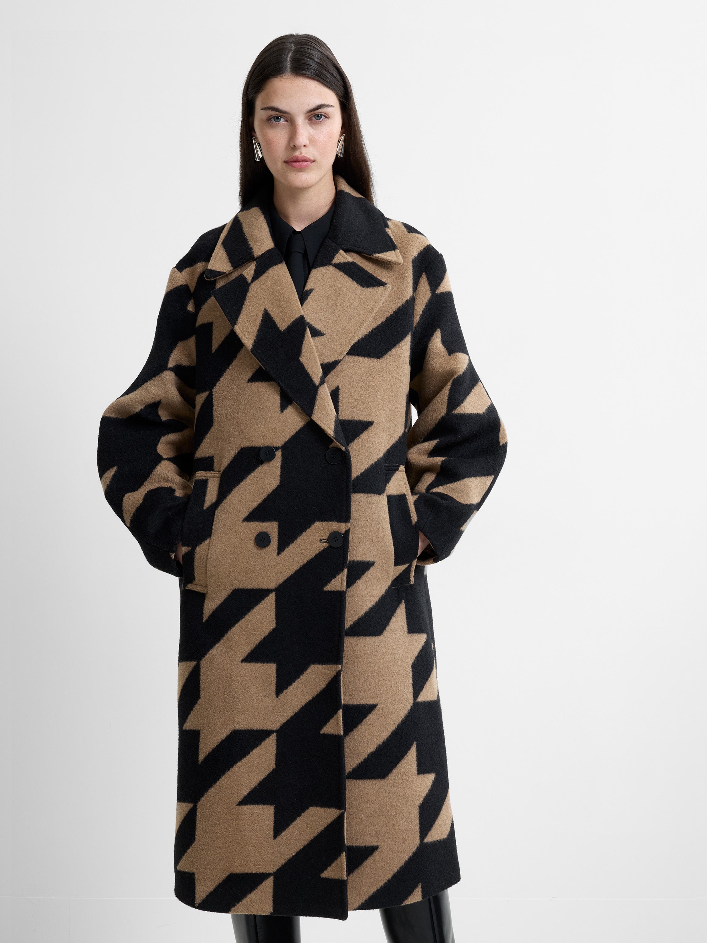 Lucilla Houndstooth Coat | French Connection EU
