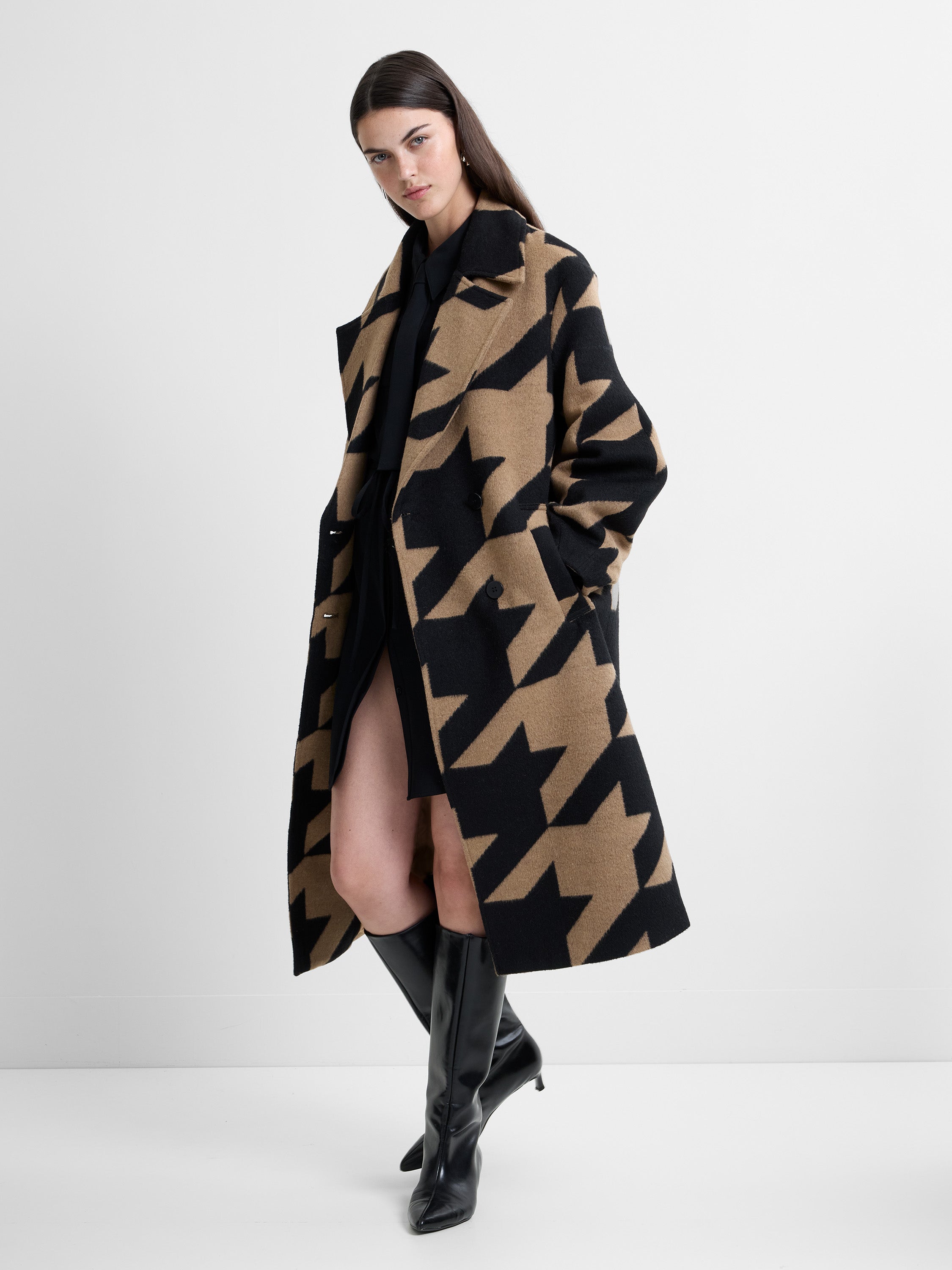 Lucilla Houndstooth Coat | French Connection EU