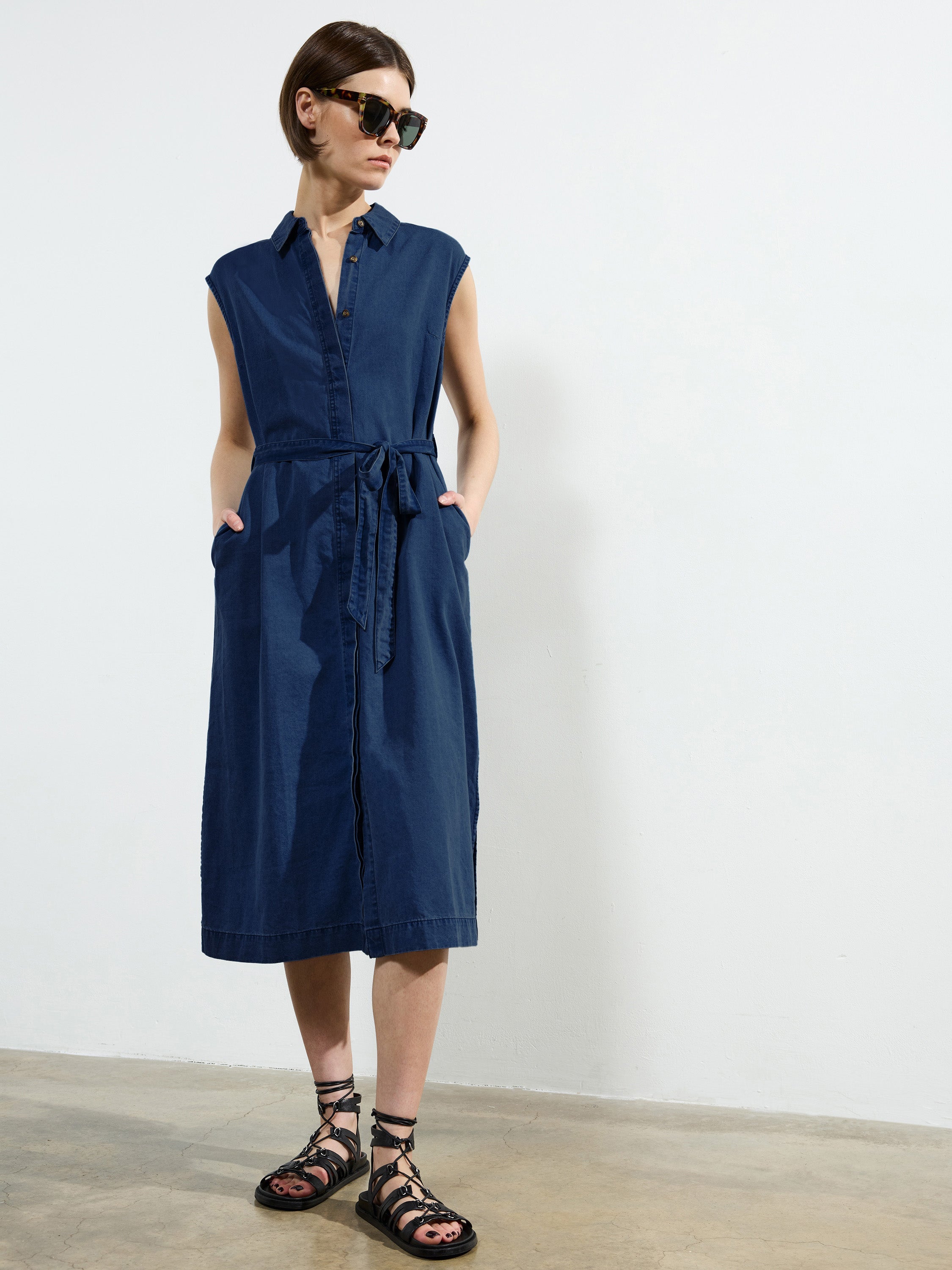 Zaves Chambray Denim Sleeveless Midi Dress