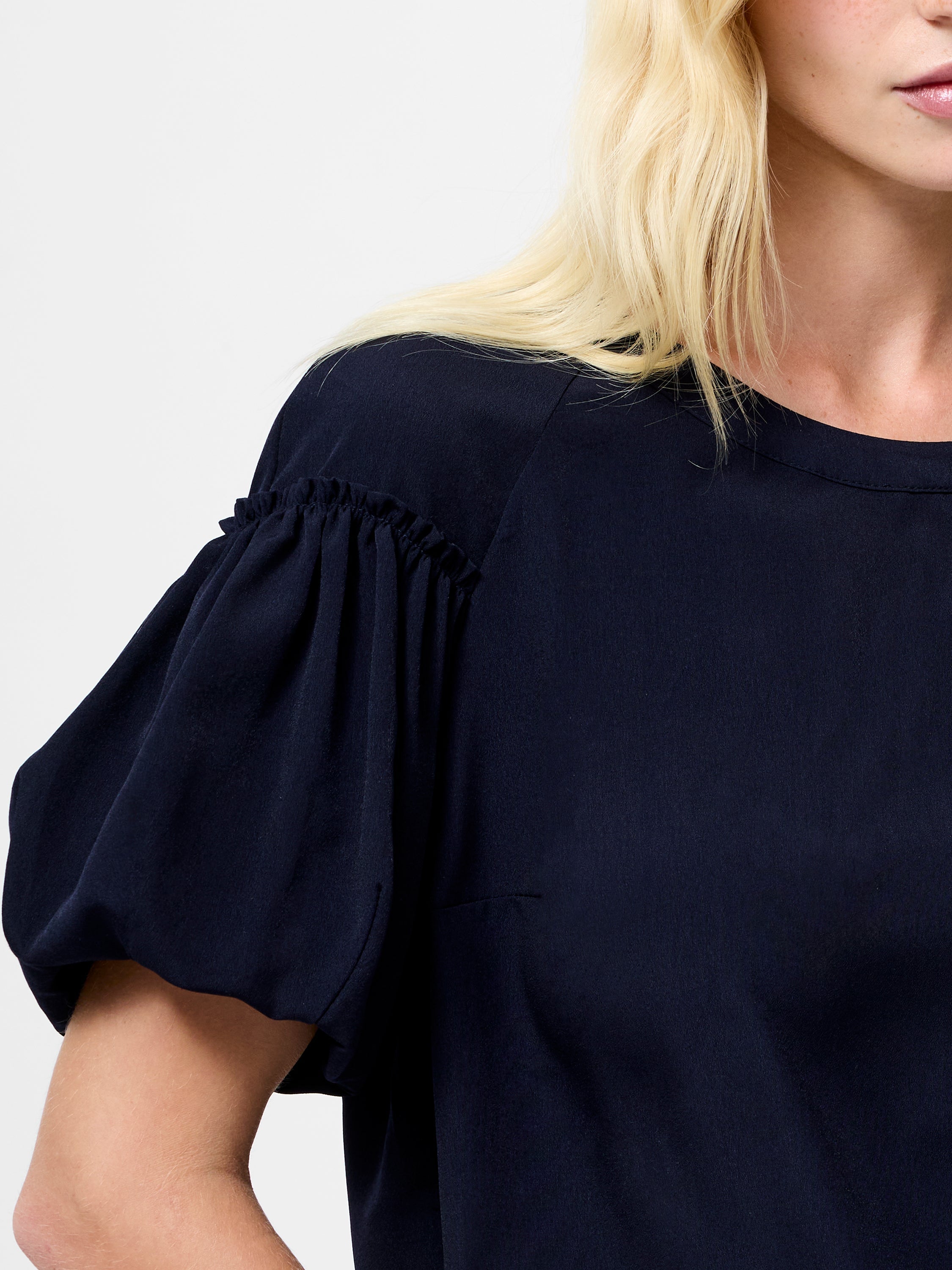 Crepe Light Puff Sleeve Top