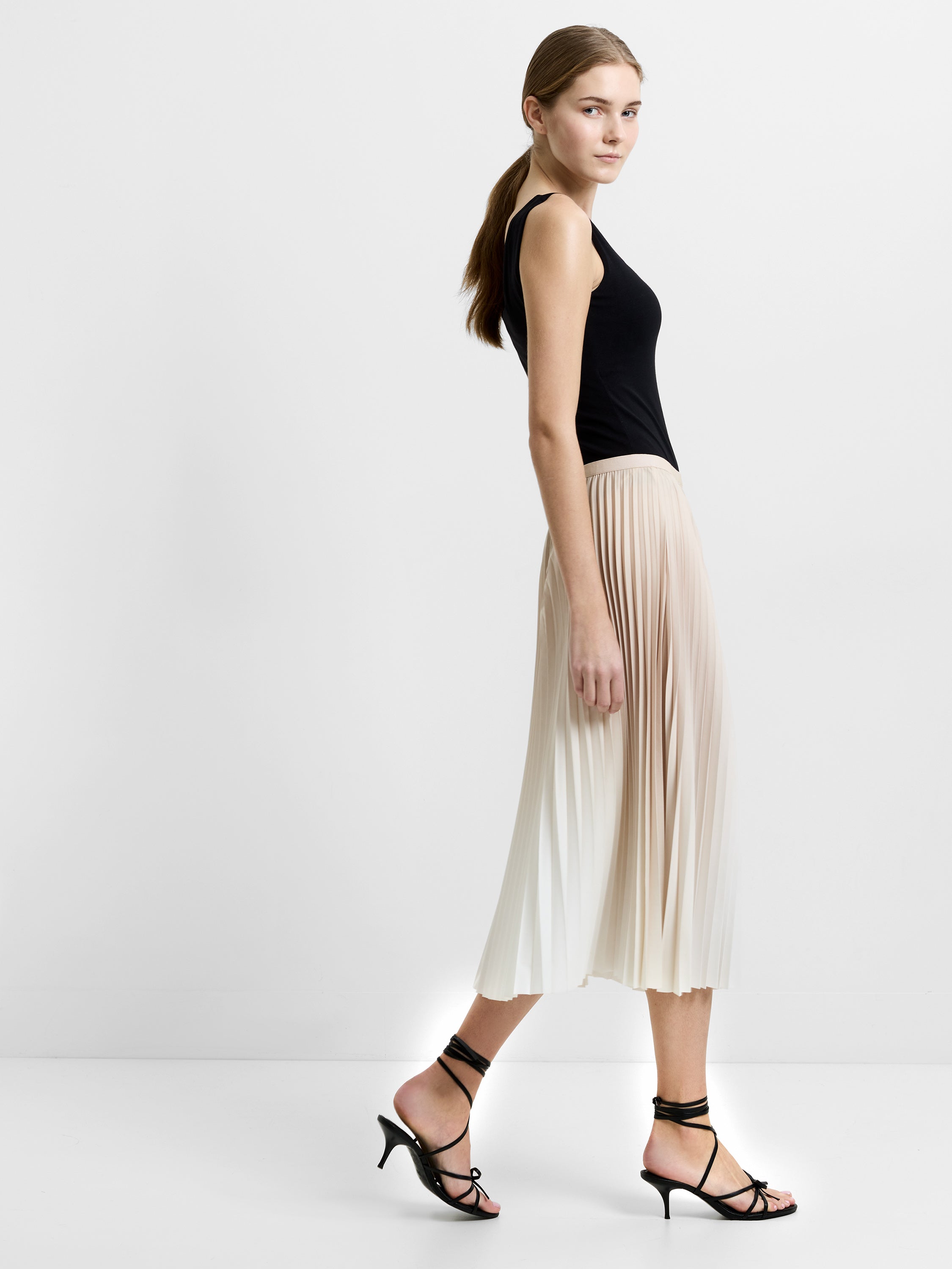 Cadie Crepe Light Ombre Pleated Midi Skirt