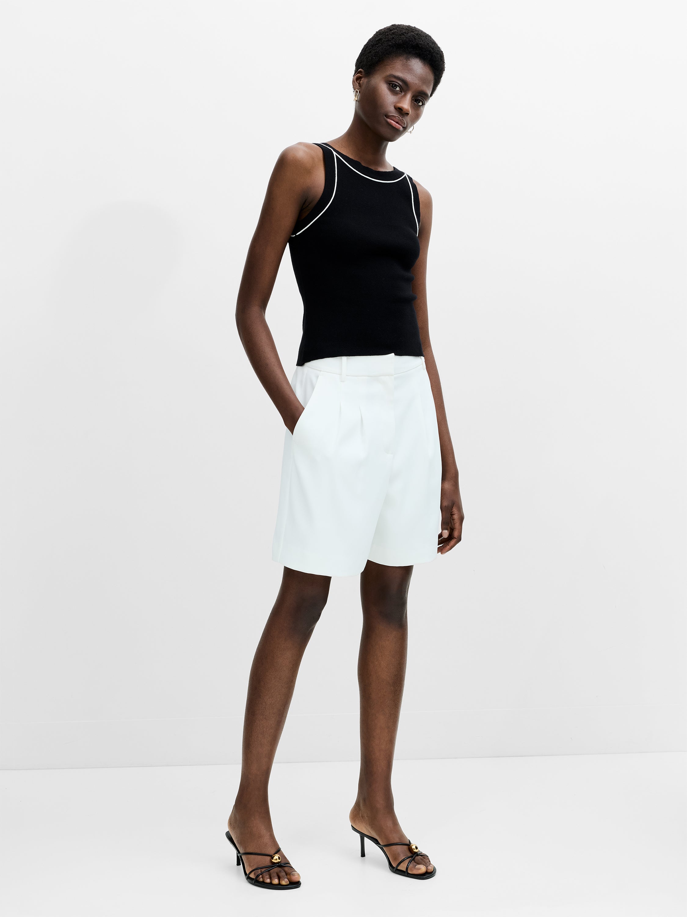 Harrie Tailored White Bermuda Shorts