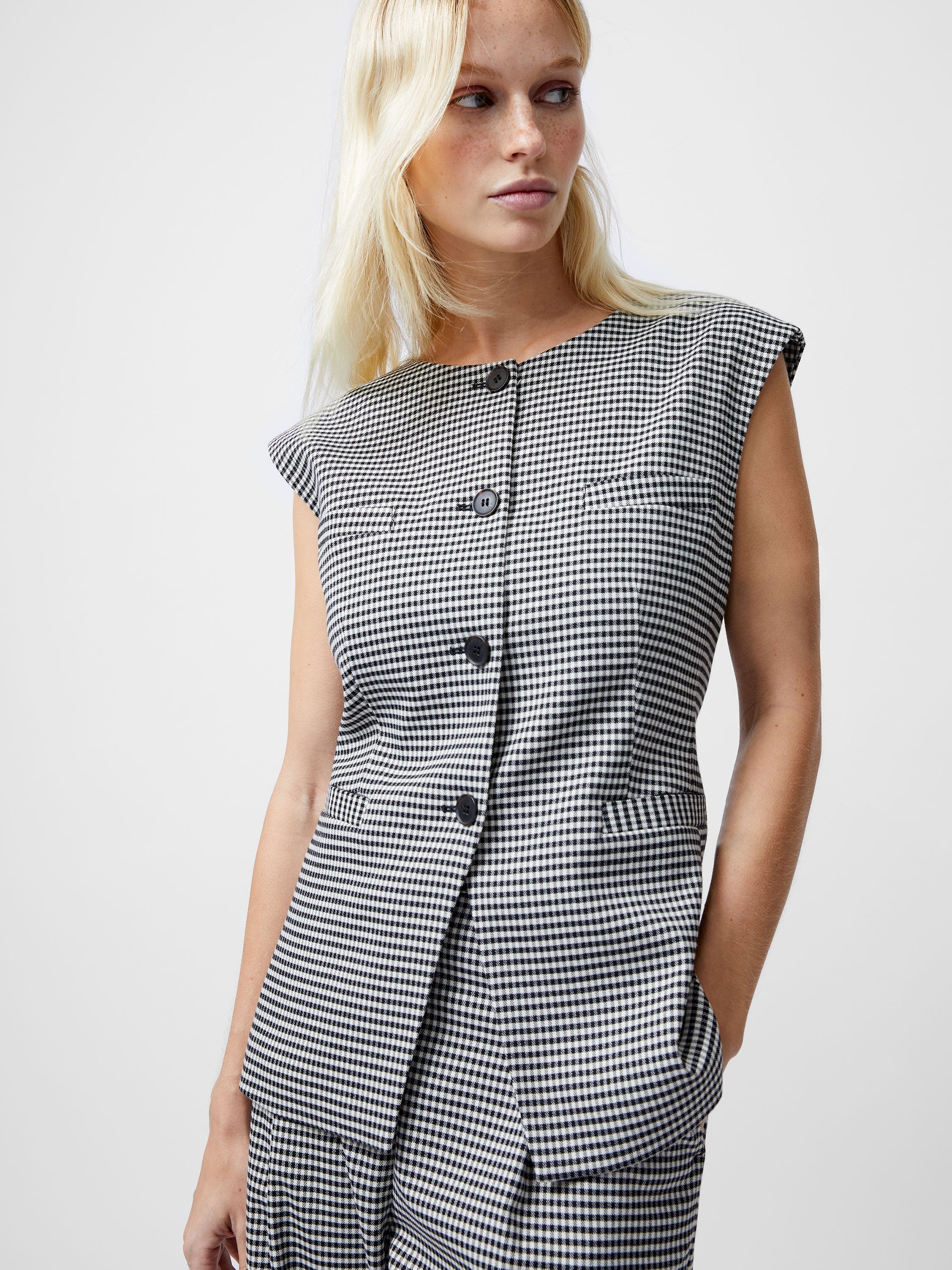 Holden Houndstooth Crew Neck Waistcoat