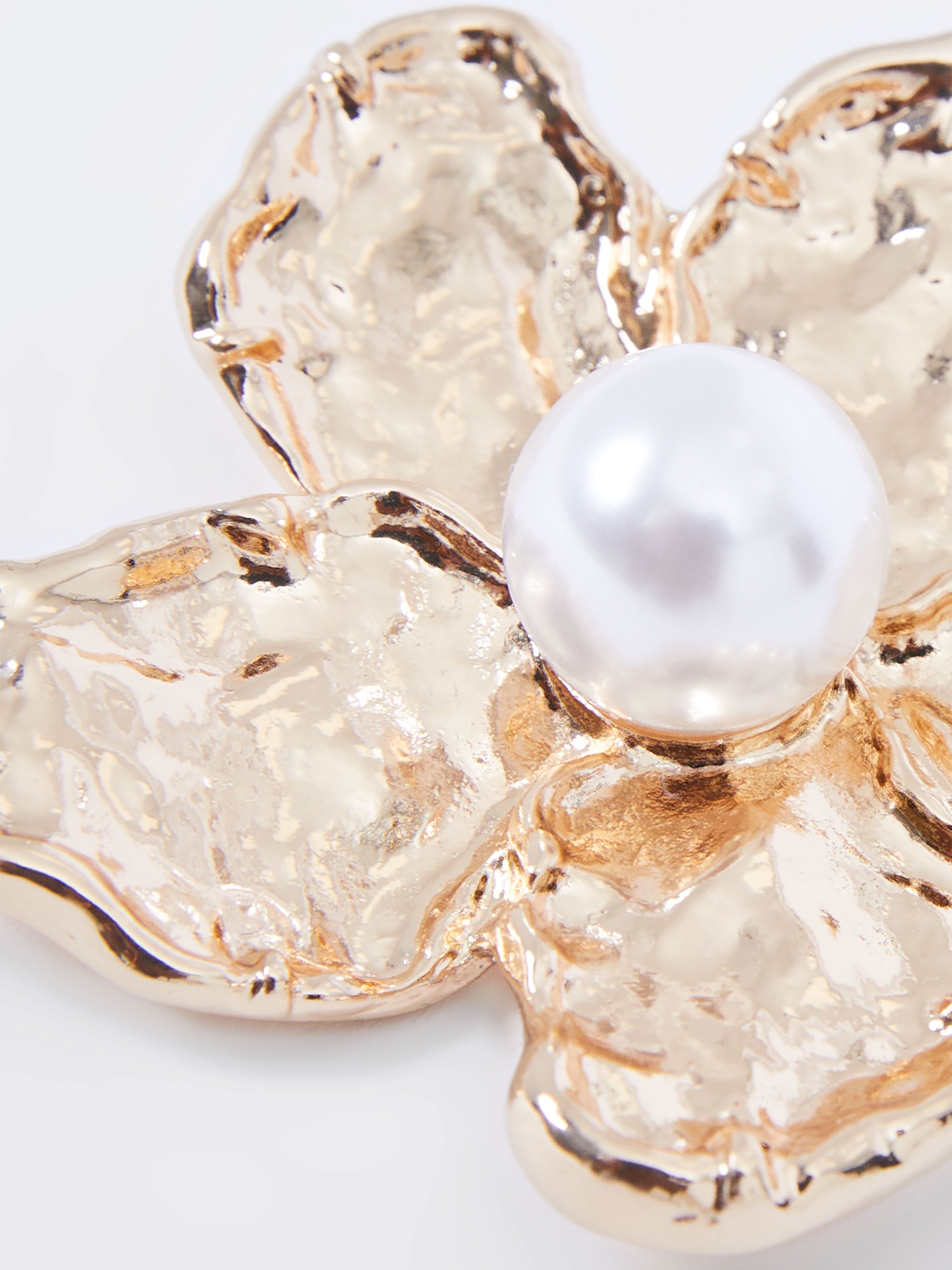 Faux Pearl Detail Flower Brooch